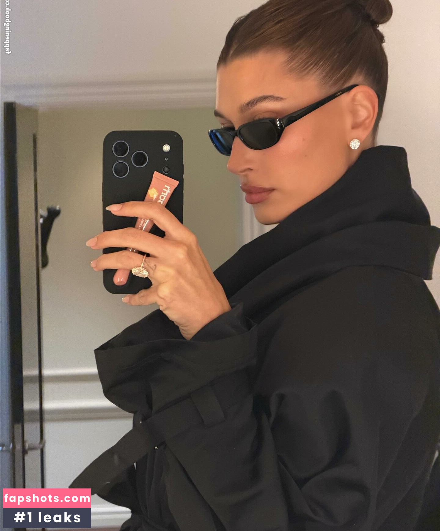 Hailey Baldwin Bieber gallery photo #3