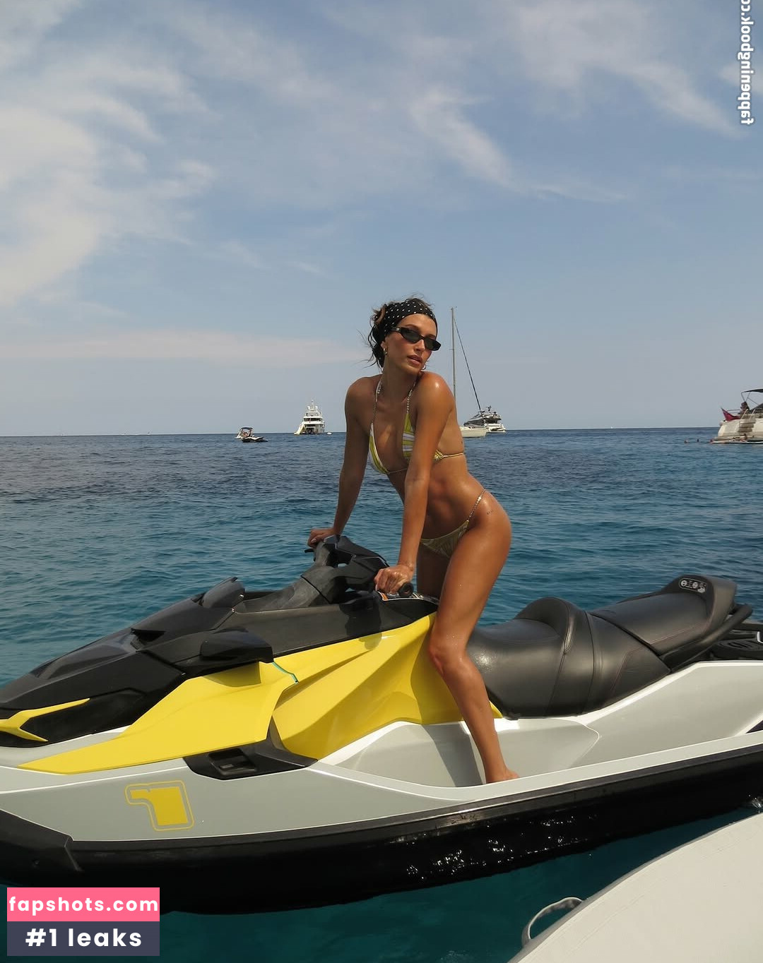 Hailey Baldwin Bieber gallery photo #28