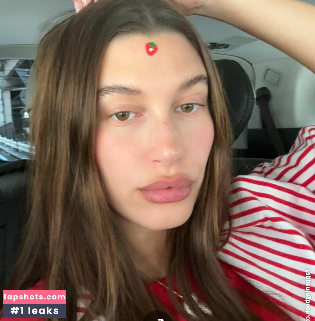 Hailey Baldwin Bieber gallery photo #81