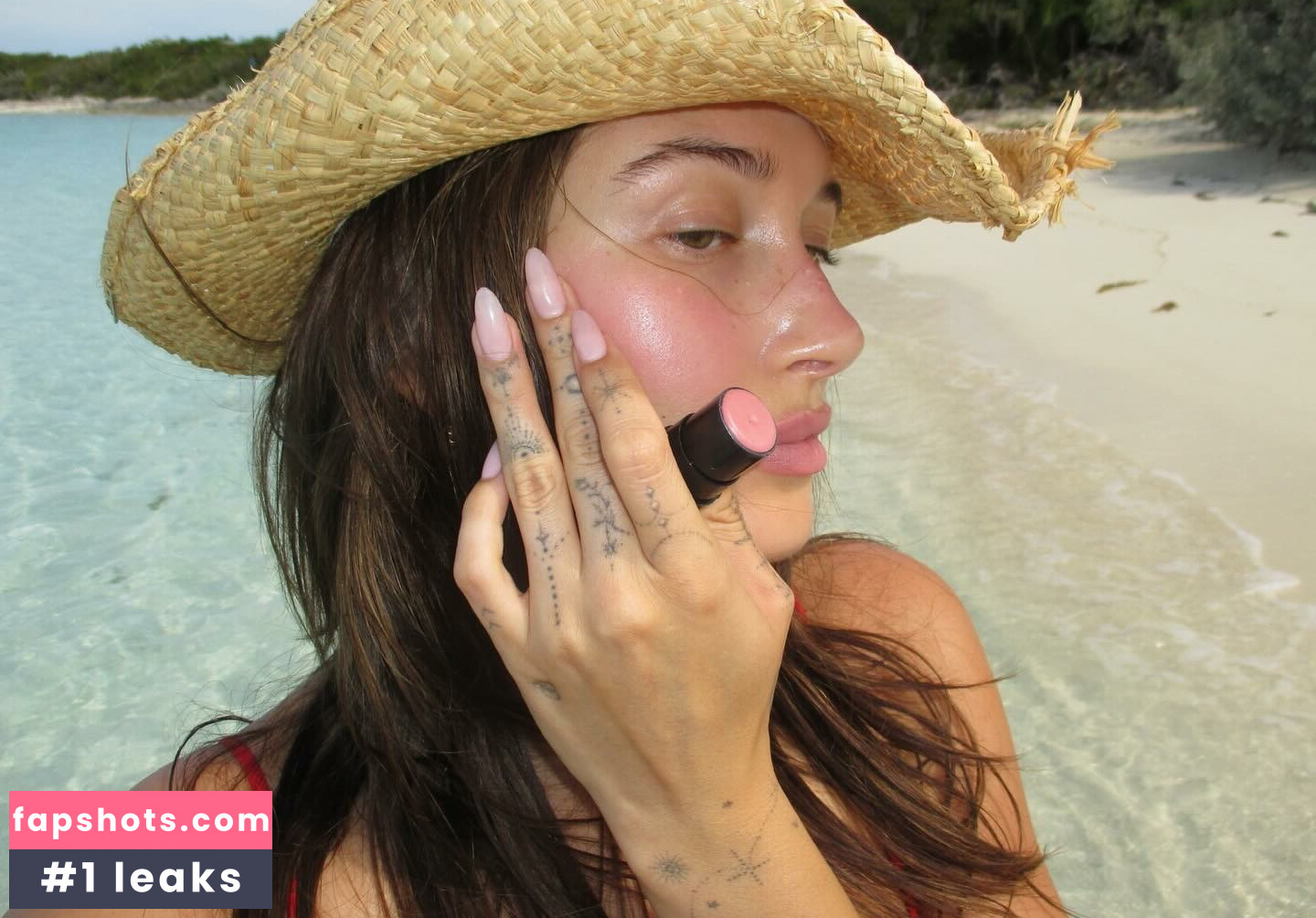 Hailey Baldwin Bieber gallery photo #89