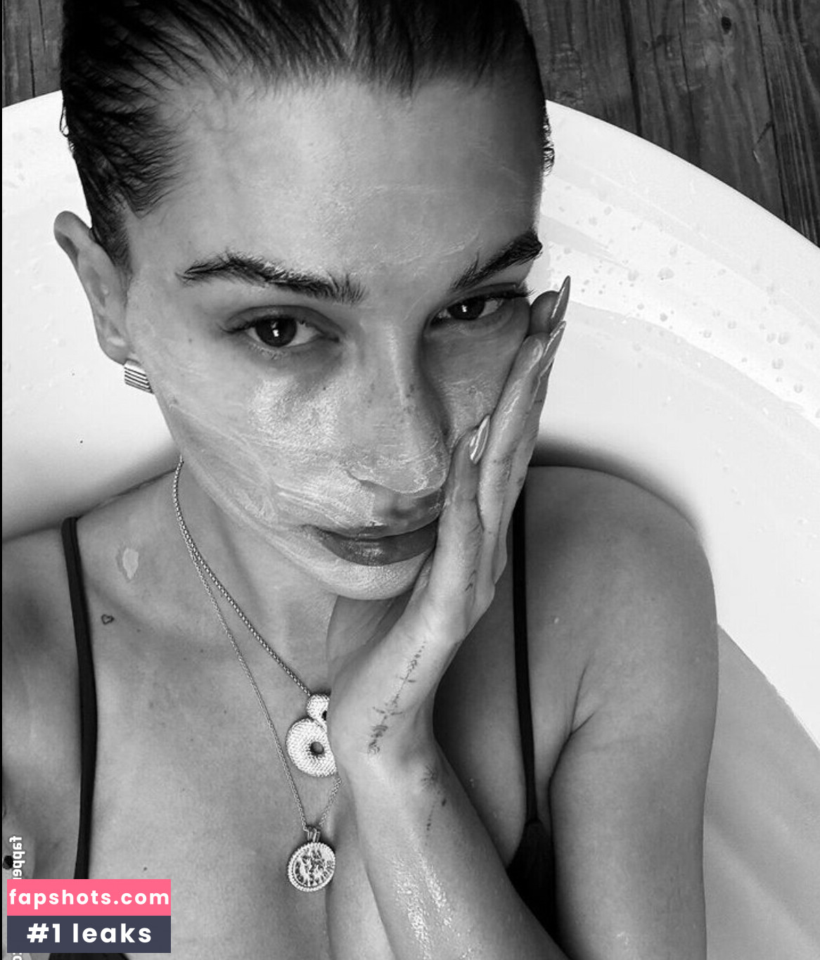 Hailey Baldwin Bieber gallery photo #92