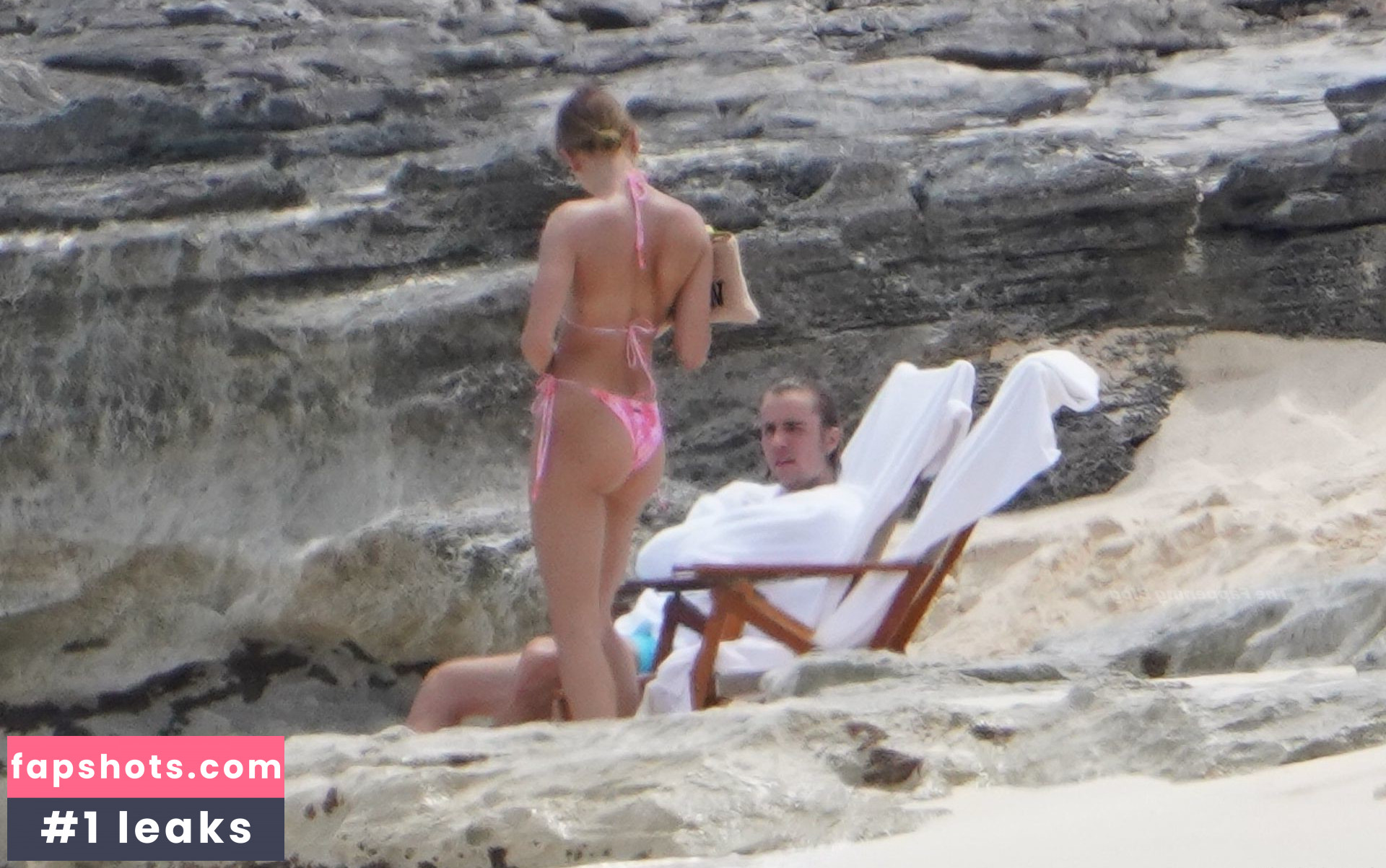 Hailey Baldwin gallery photo #238