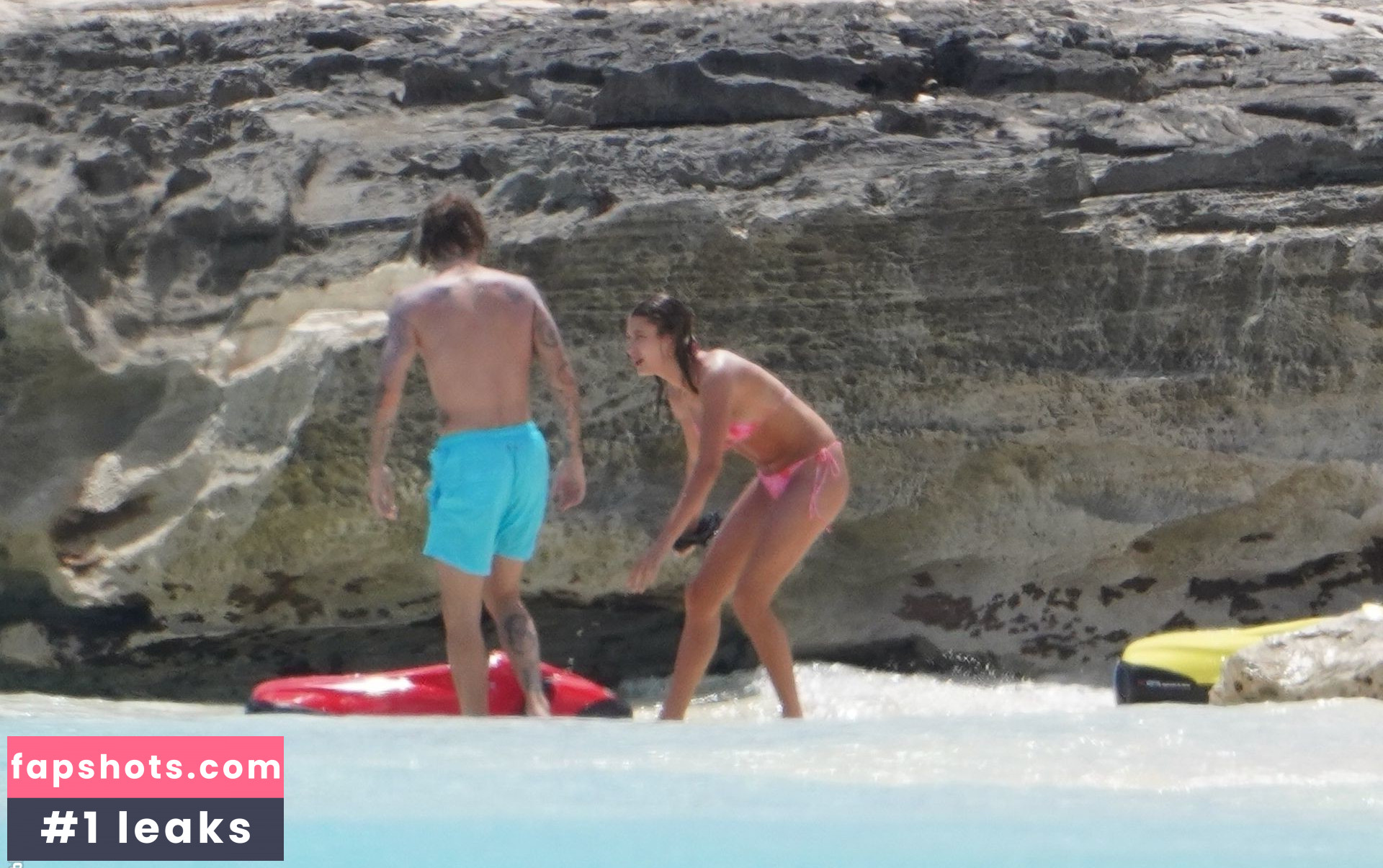 Hailey Baldwin gallery photo #242