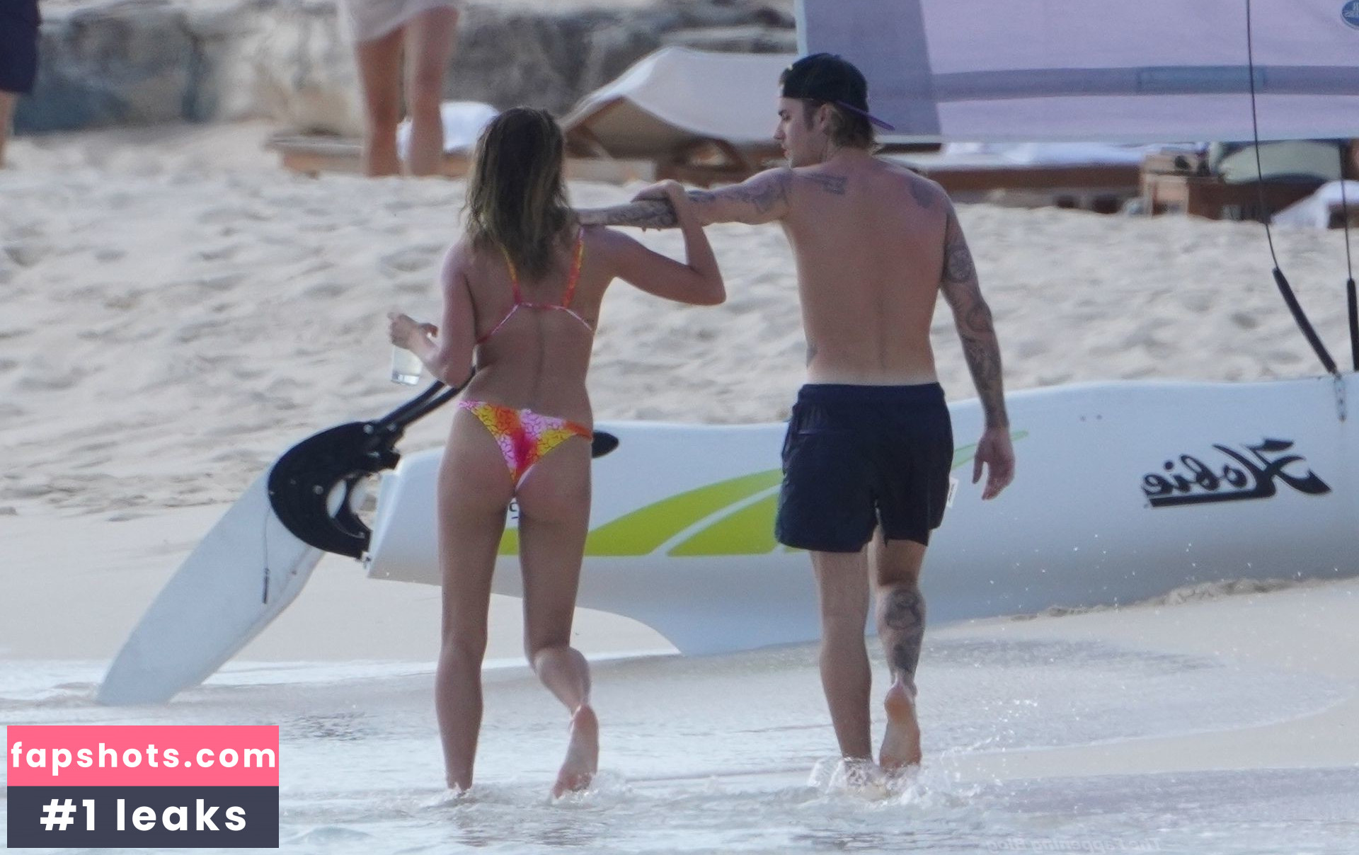 Hailey Baldwin gallery photo #245