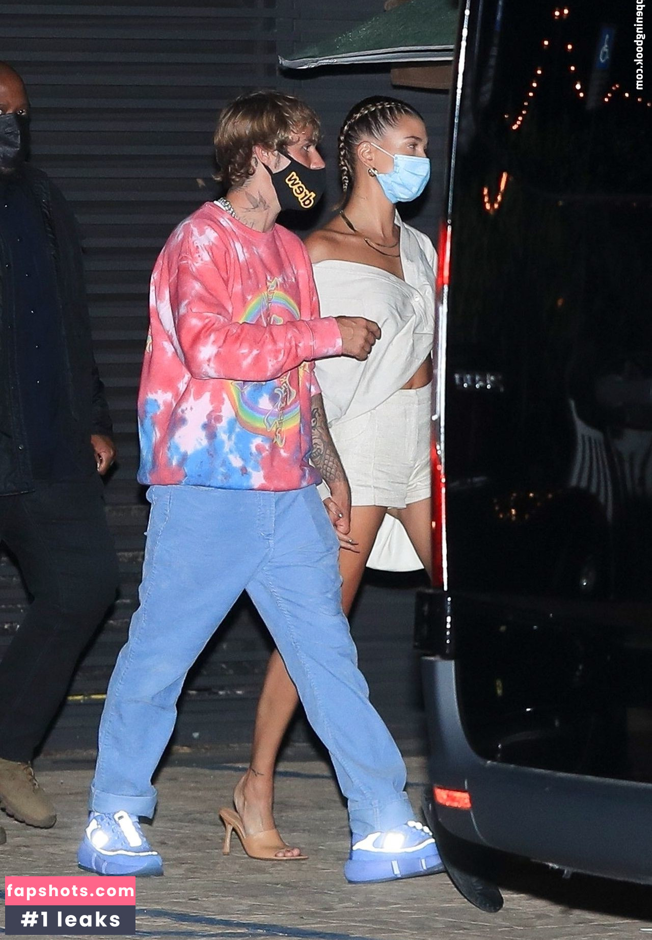 Hailey Baldwin gallery photo #308