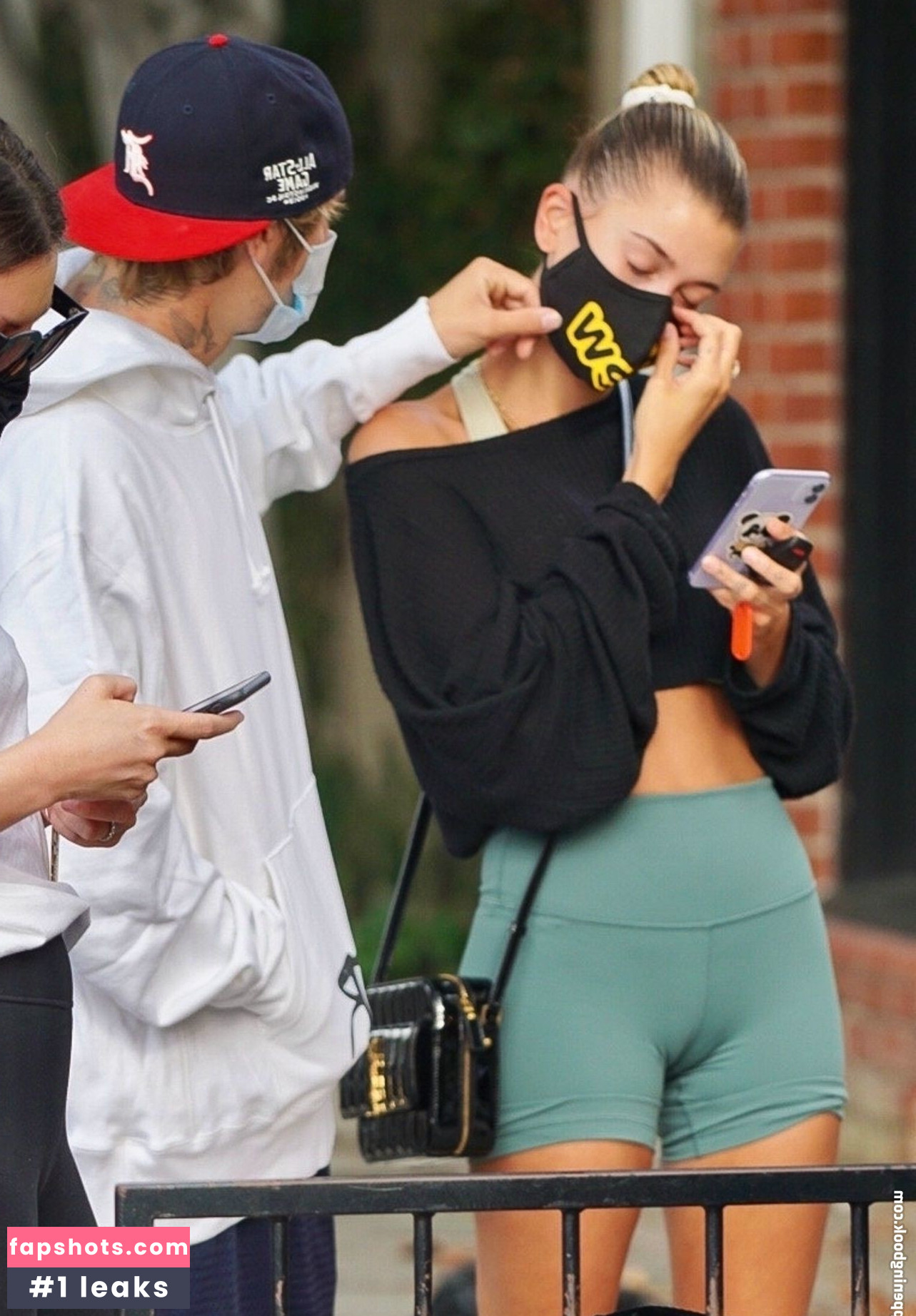 Hailey Baldwin gallery photo #346