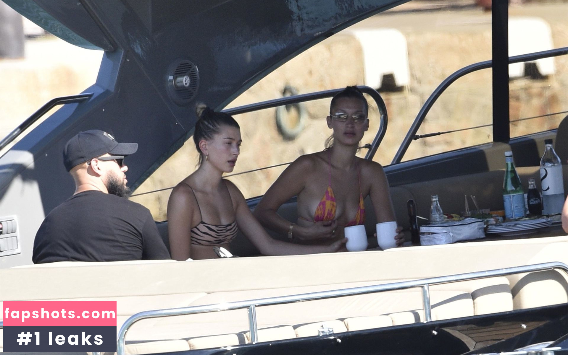 Hailey Baldwin gallery photo #359