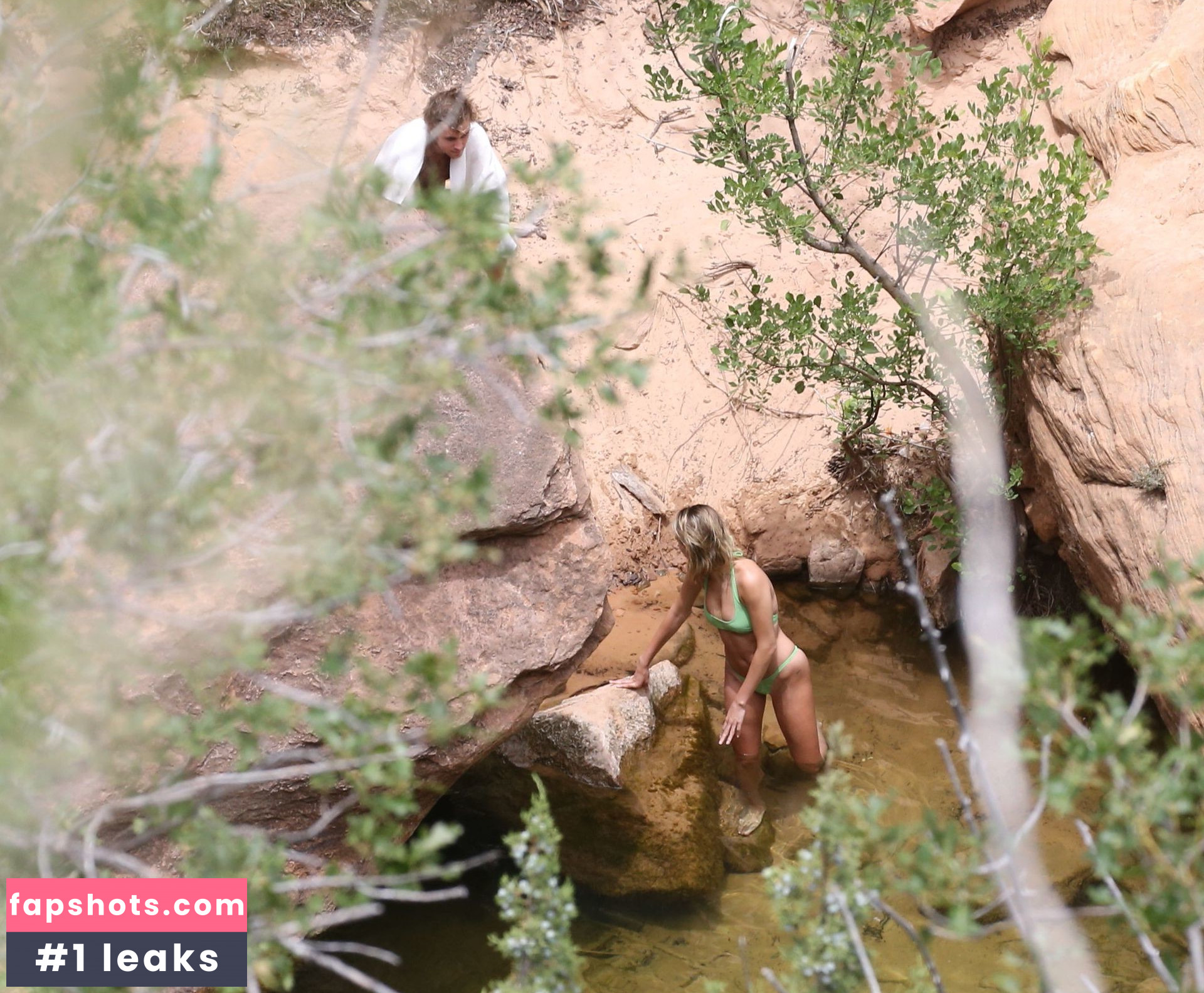 Hailey Baldwin gallery photo #387