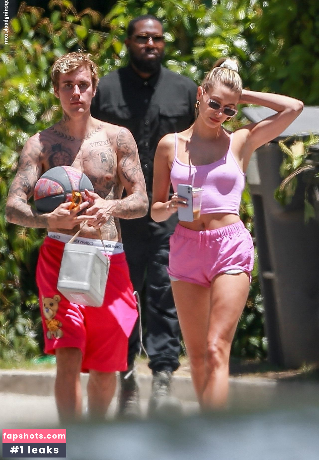 Hailey Baldwin gallery photo #396