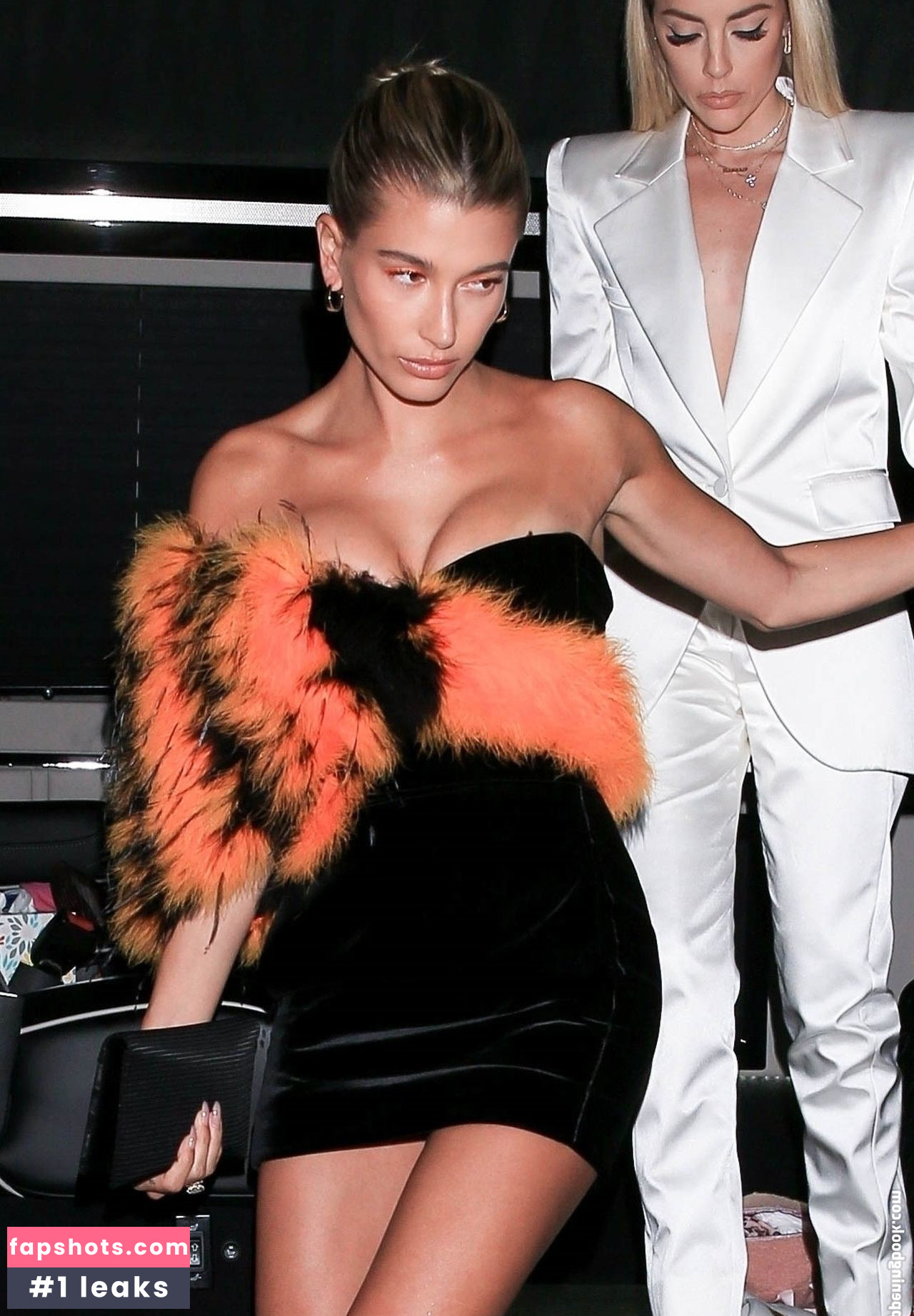 Hailey Baldwin gallery photo #409