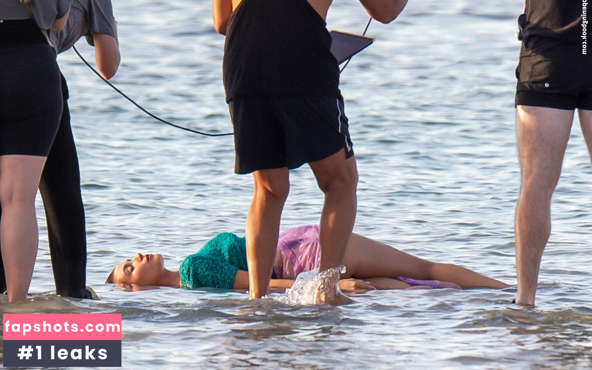 Hailey Baldwin gallery photo #431