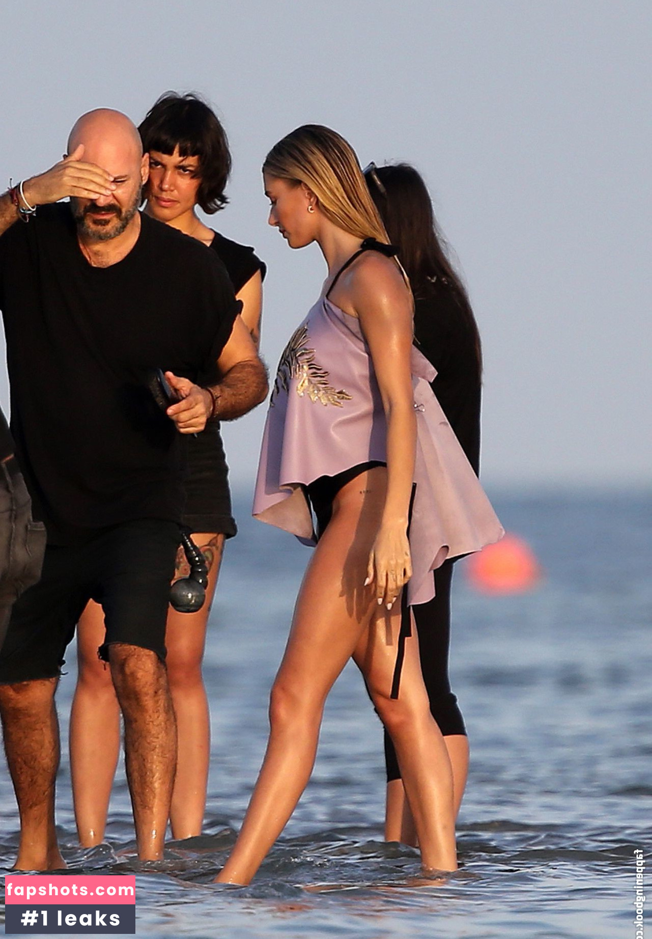 Hailey Baldwin gallery photo #432
