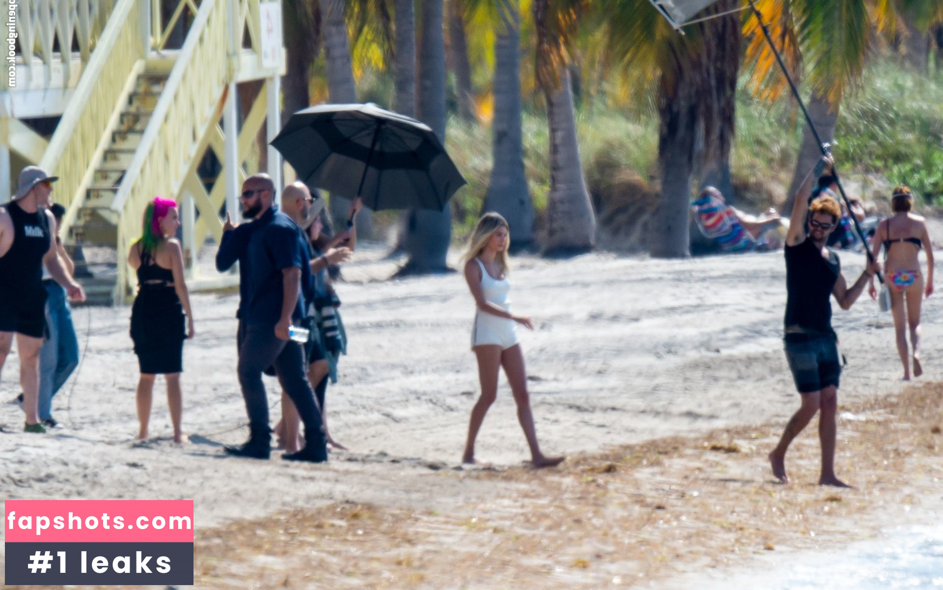 Hailey Baldwin gallery photo #470