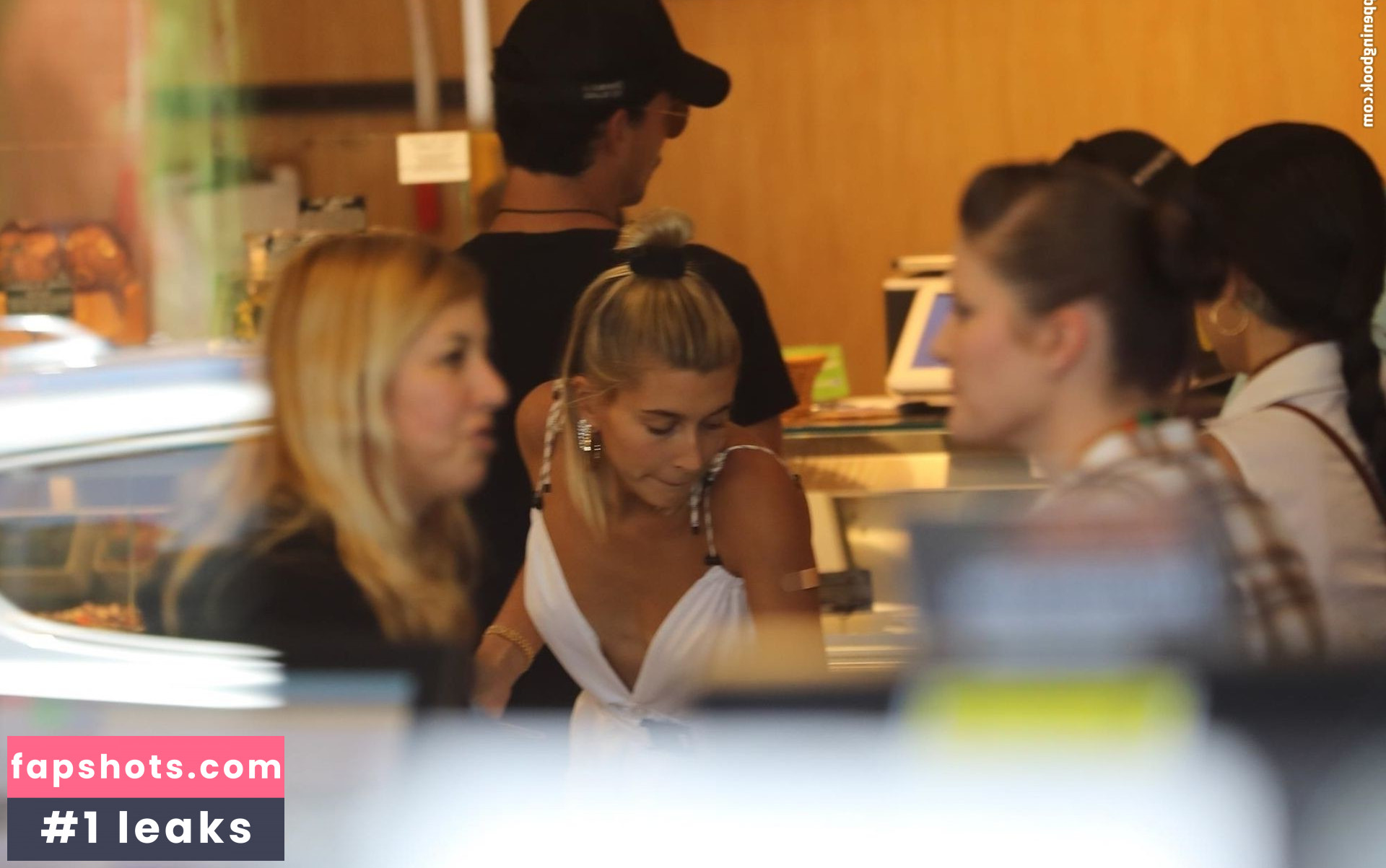 Hailey Baldwin Filtración Desnuda OnlyFans Foto #547 - Fapshots