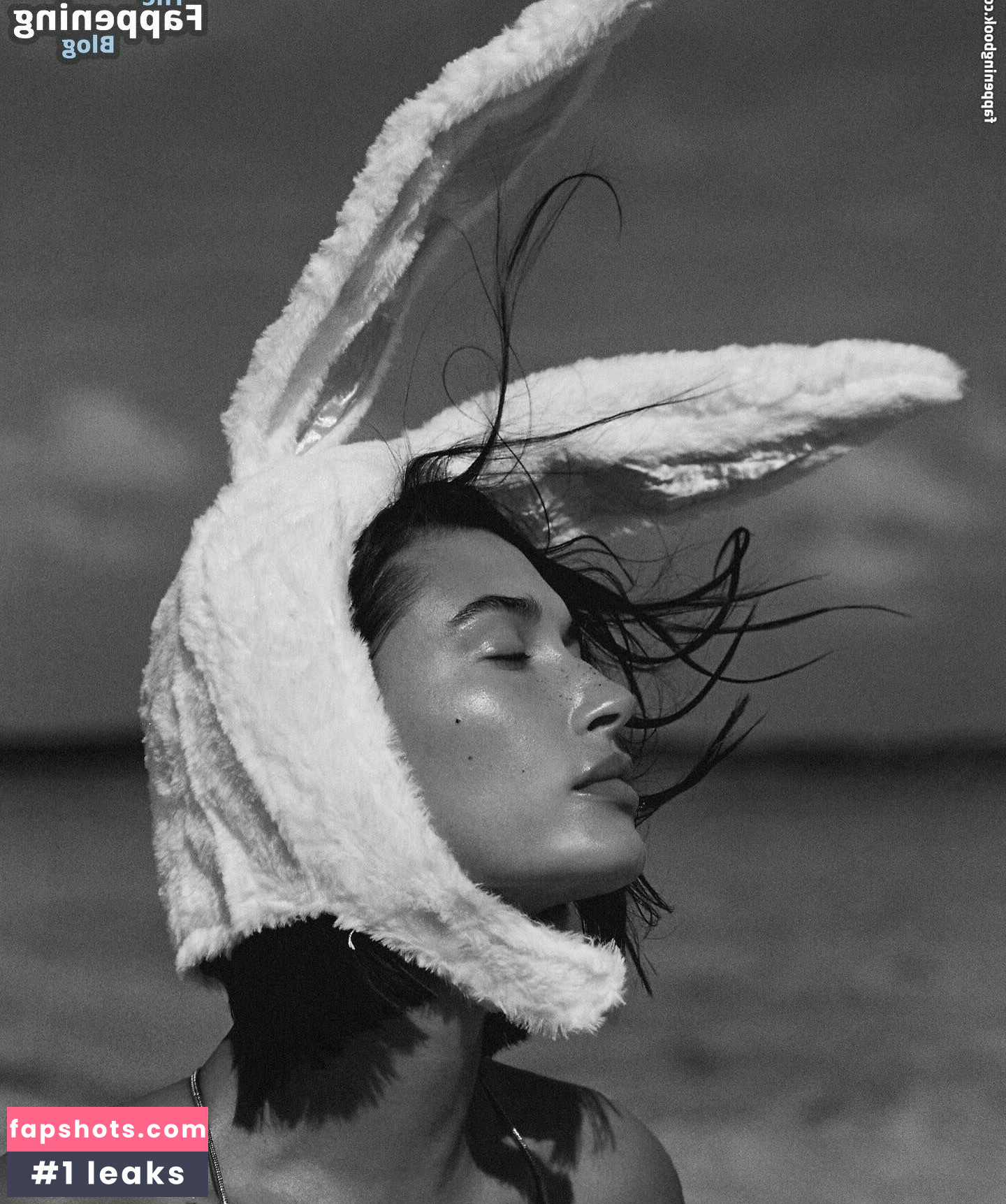 Hailey Bieber gallery photo #211