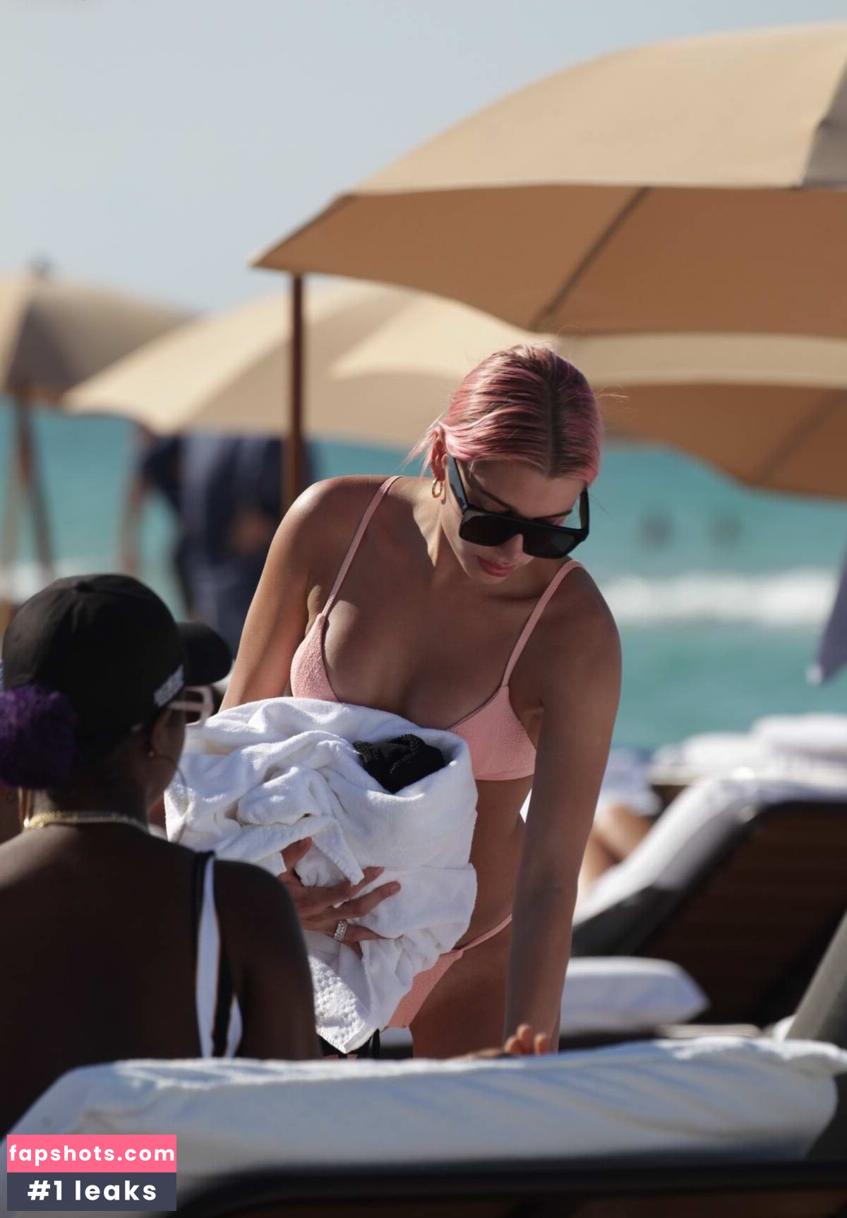 Hailey Bieber gallery photo #70