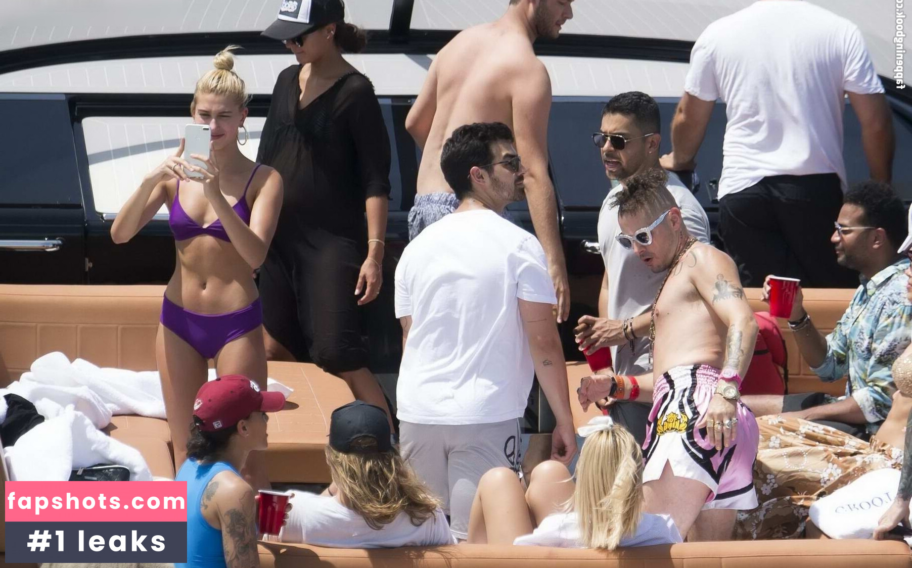 Hailey Bieber gallery photo #81