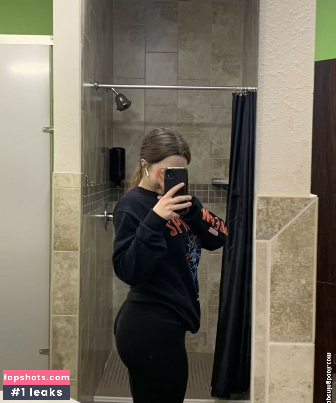 Hailey Heinatz gallery photo #2