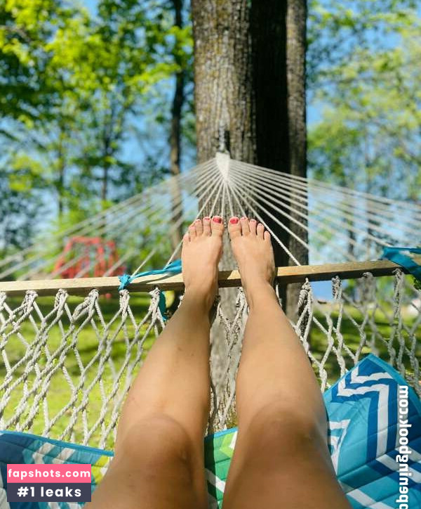 Hailey Lee gallery photo #3