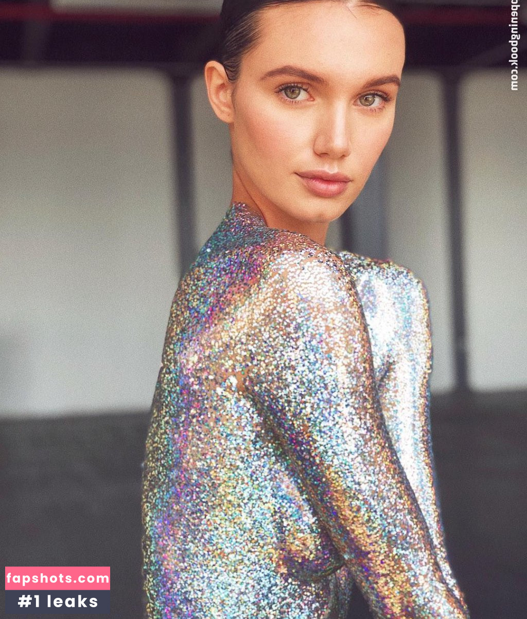 Hailey Outland gallery photo #31