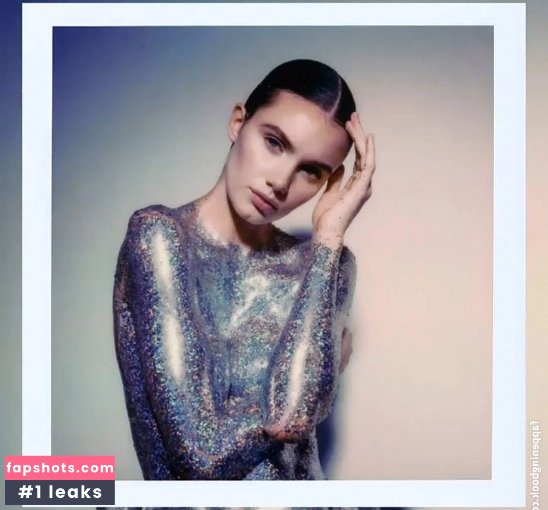 Hailey Outland gallery photo #35