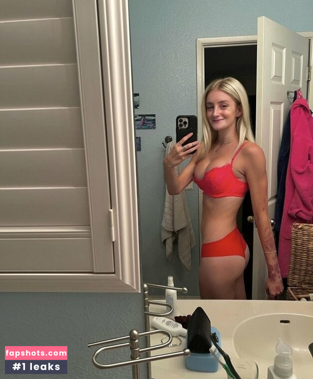 Hailey Sinclair gallery photo #5