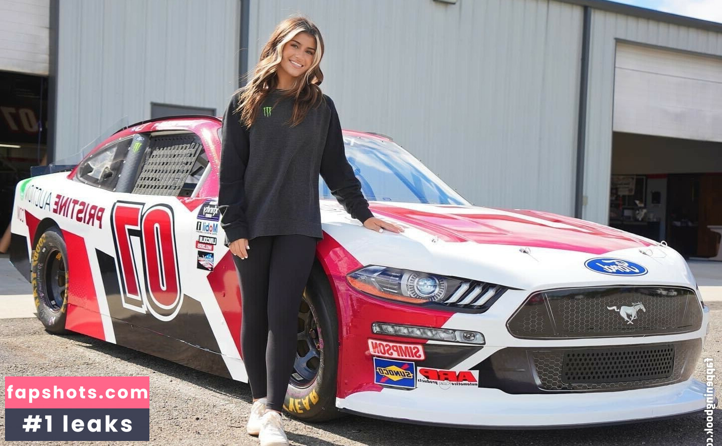 Hailie Deegan gallery photo #112