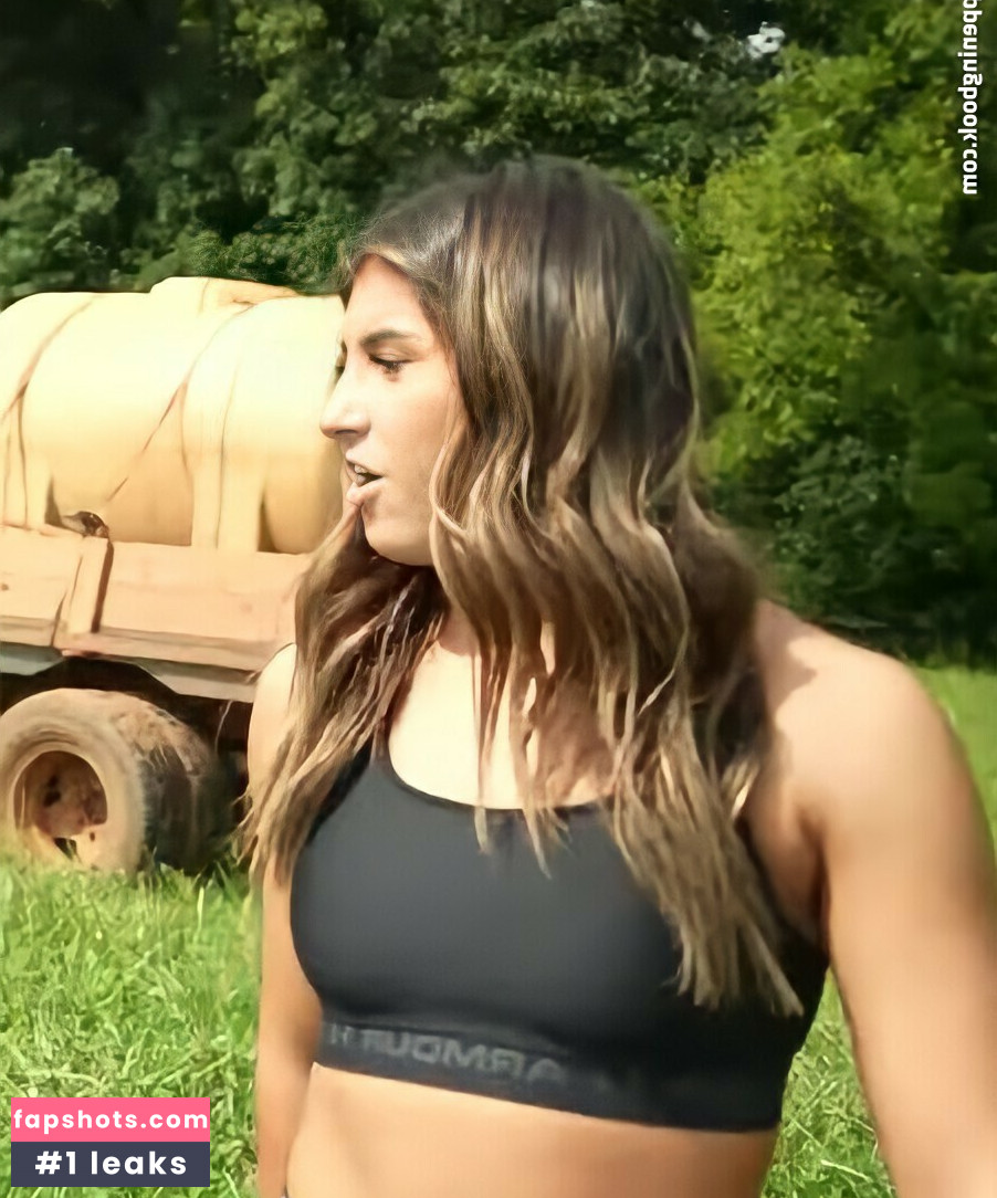 Hailie Deegan gallery photo #133