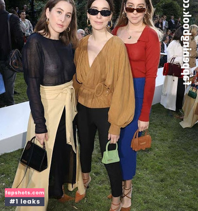 Haim Sisters gallery photo #97