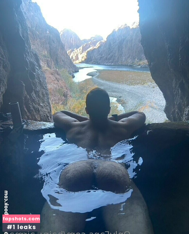 hairy_airman gallery photo #2