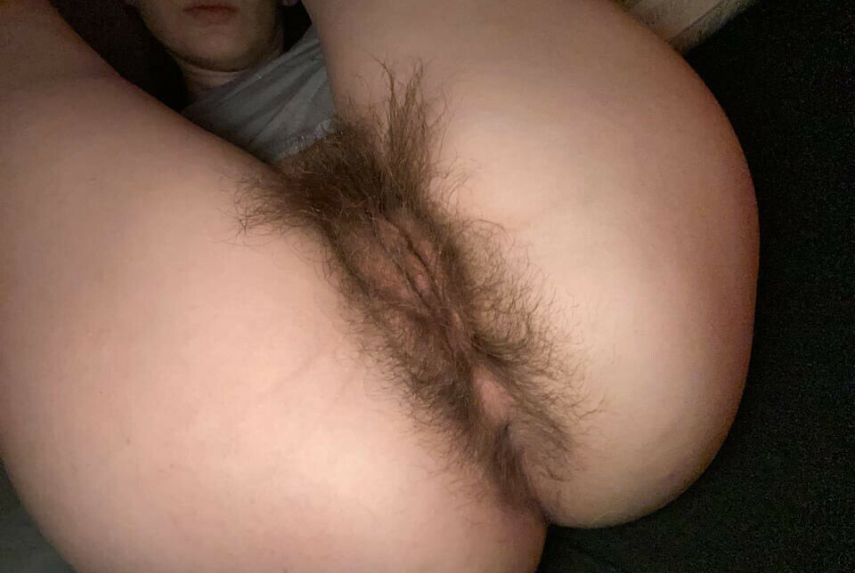 hairy-women gallery photo #1011