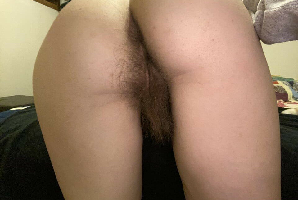 hairy-women gallery photo #1019