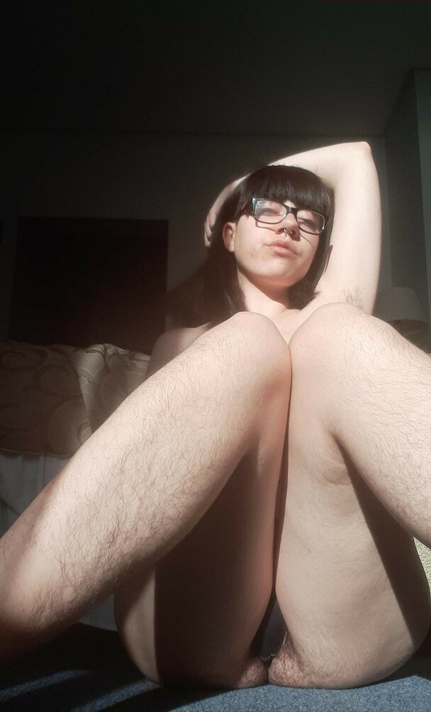 hairy-women gallery photo #1129