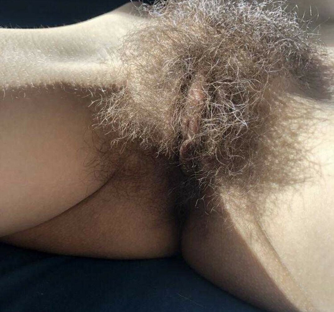 hairy-women gallery photo #1205