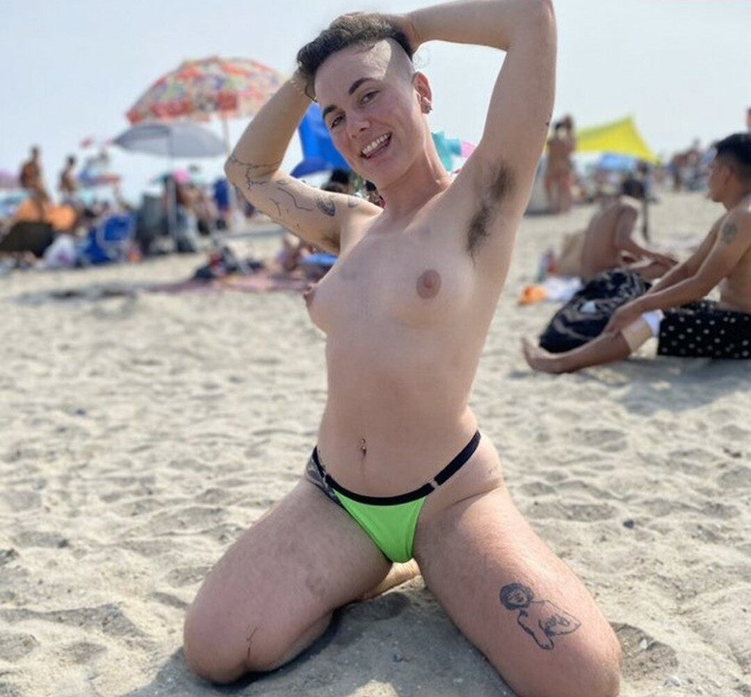 hairy-women gallery photo #1279