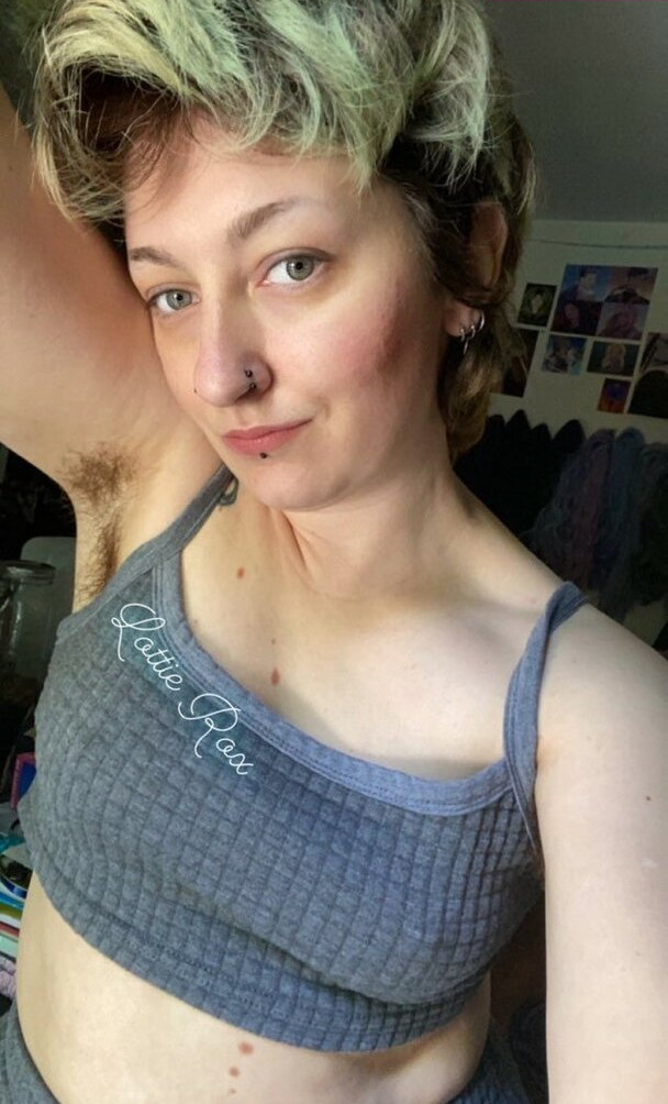 hairy-women gallery photo #1294