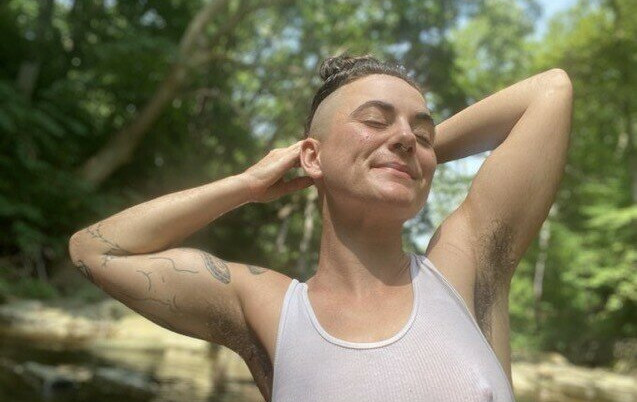 hairy-women gallery photo #1297