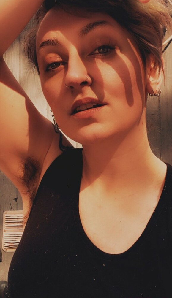 hairy-women gallery photo #1311