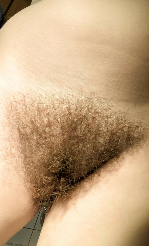 hairy-women gallery photo #1353