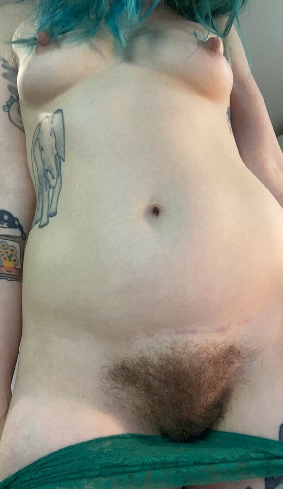 hairy-women gallery photo #1389