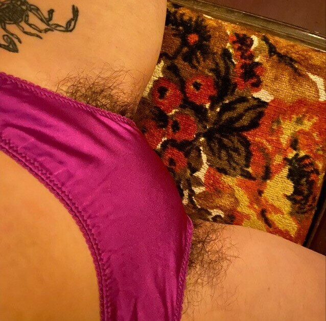 hairy-women gallery photo #1401