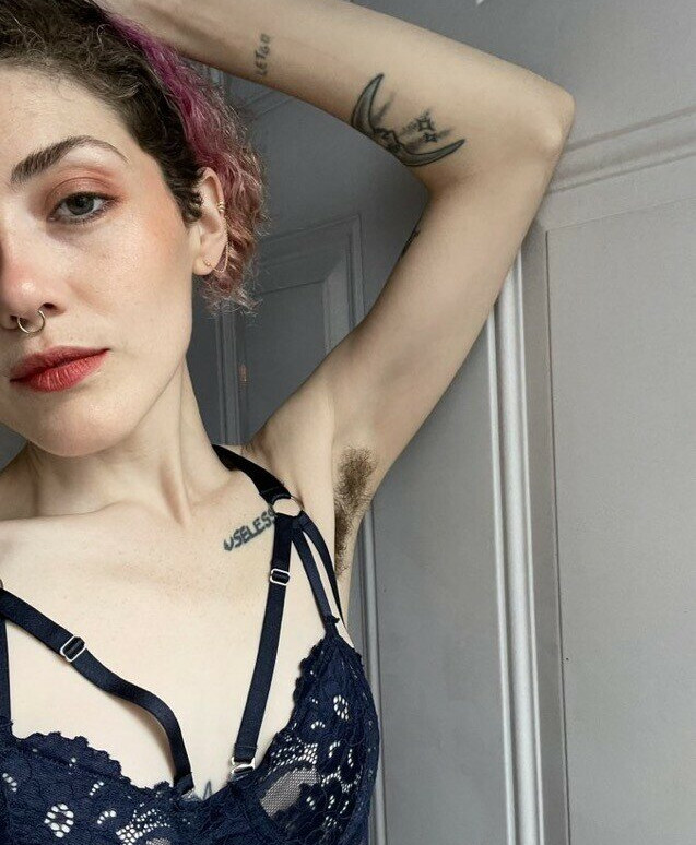 hairy-women gallery photo #1406