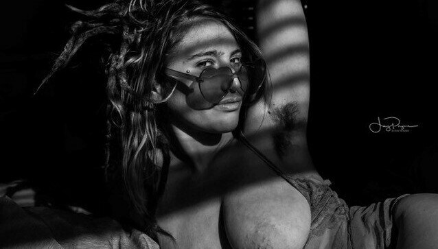 hairy-women gallery photo #1443