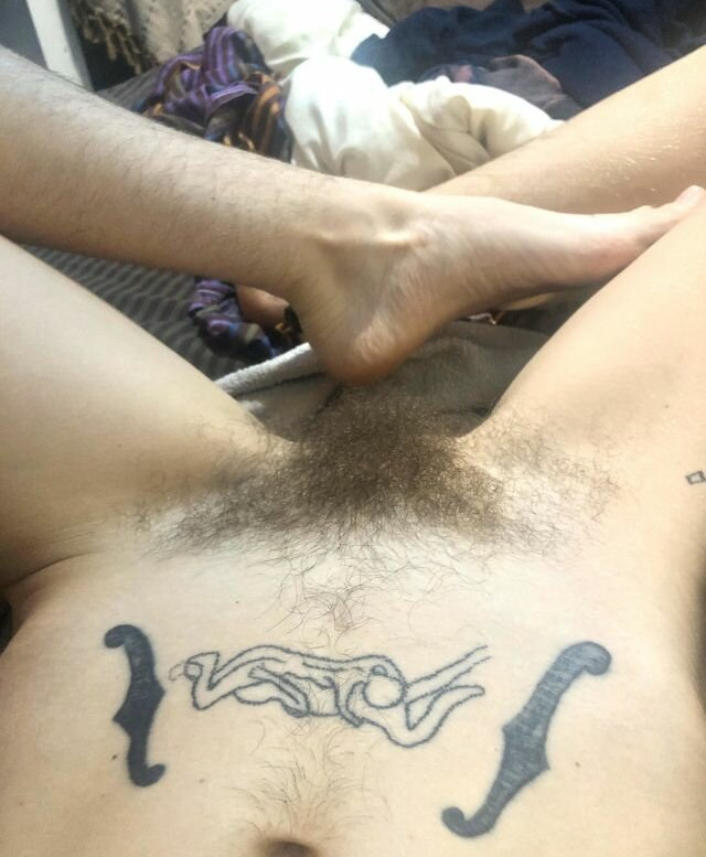 hairy-women gallery photo #1471