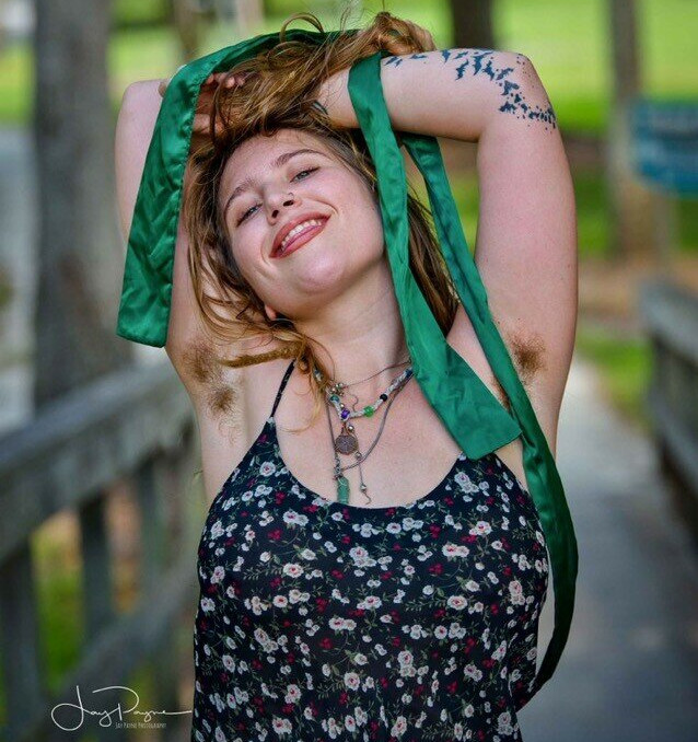 hairy-women gallery photo #1473