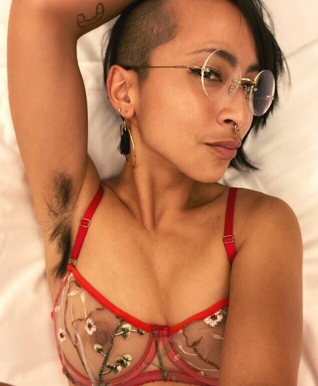 hairy-women gallery photo #1755