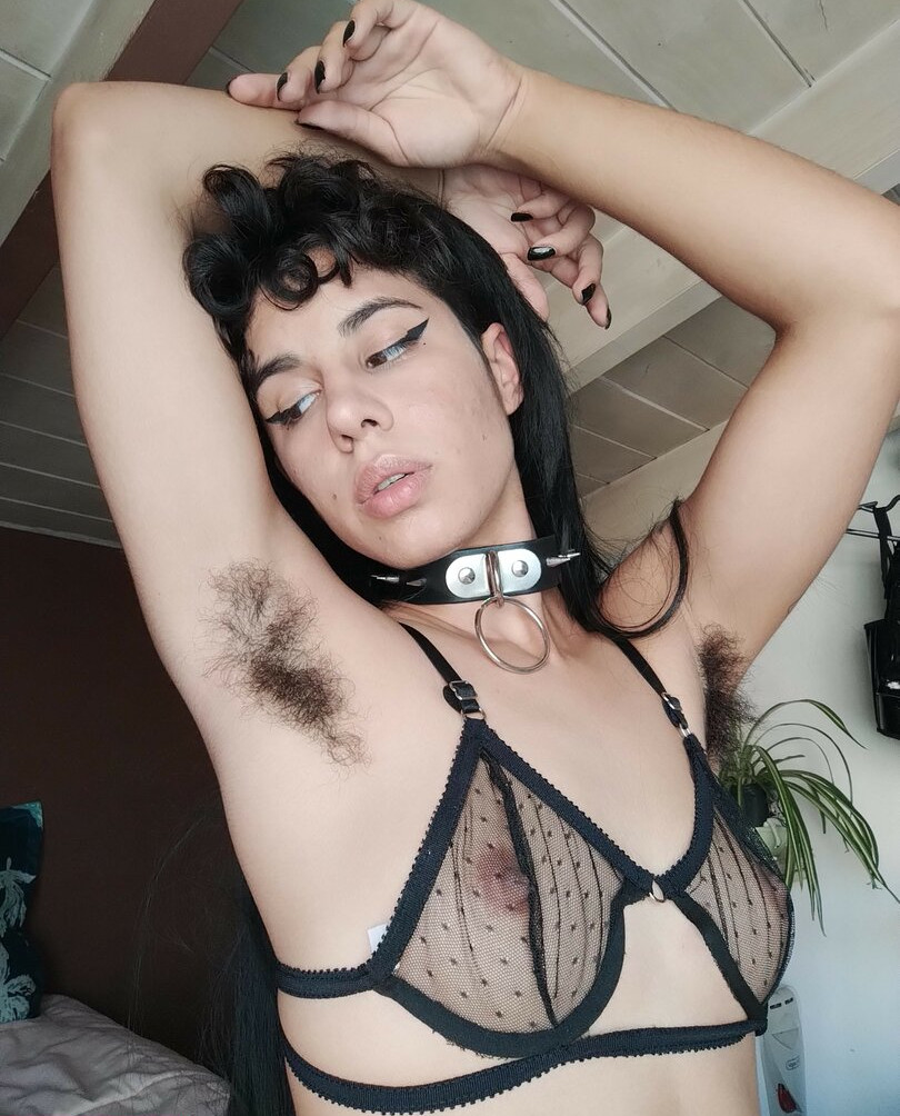 hairy-women gallery photo #1758