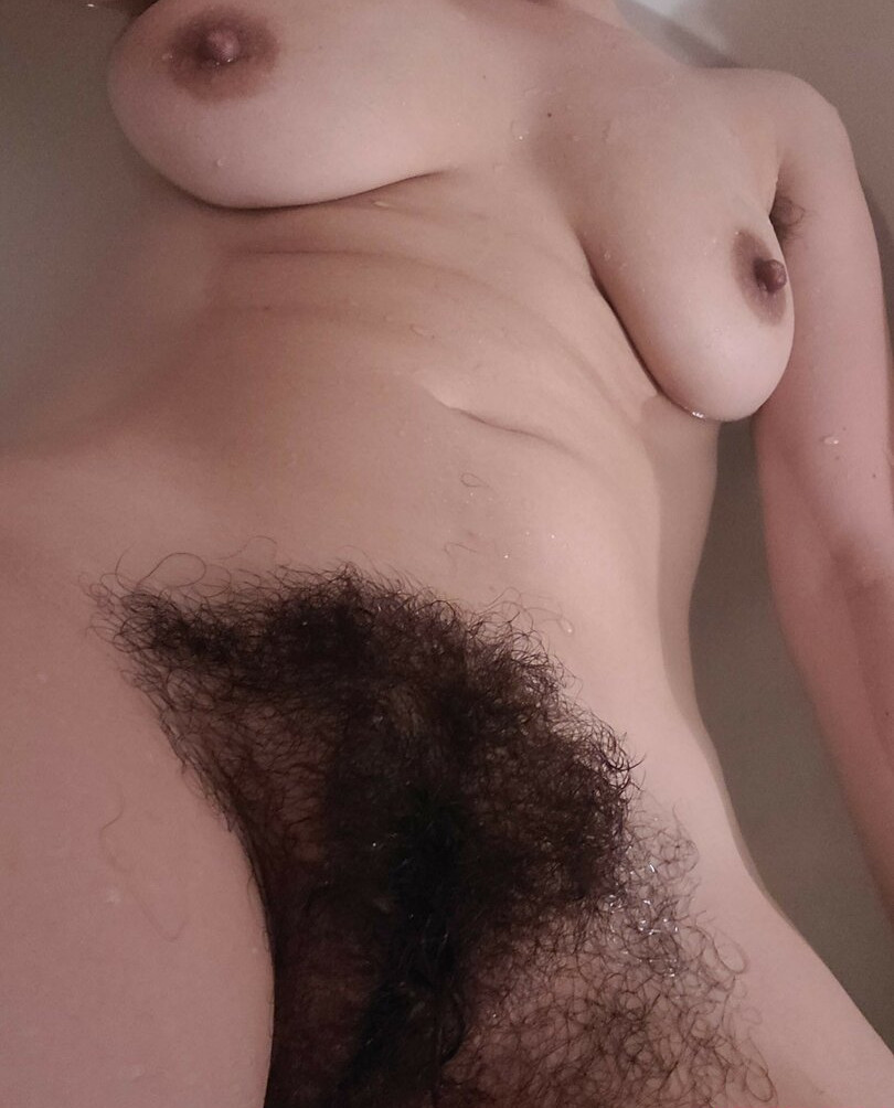 hairy-women gallery photo #2010