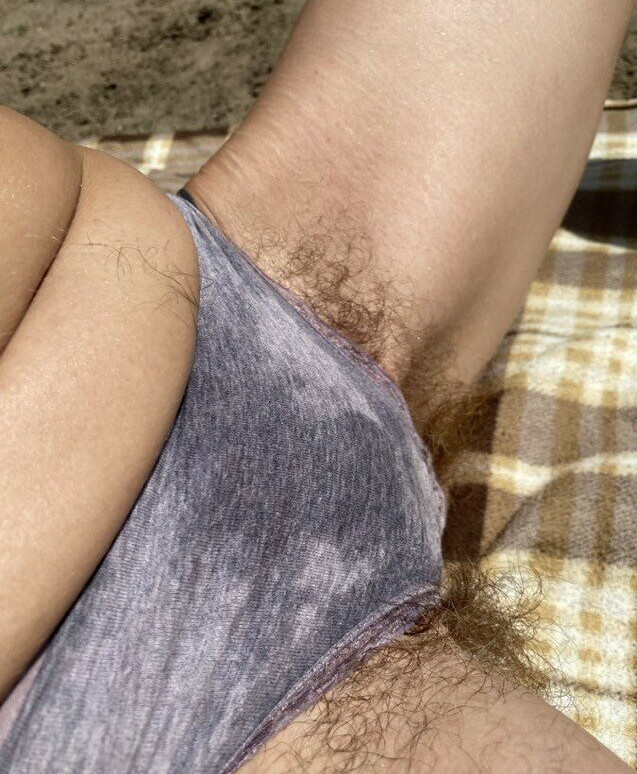 hairy-women gallery photo #2012