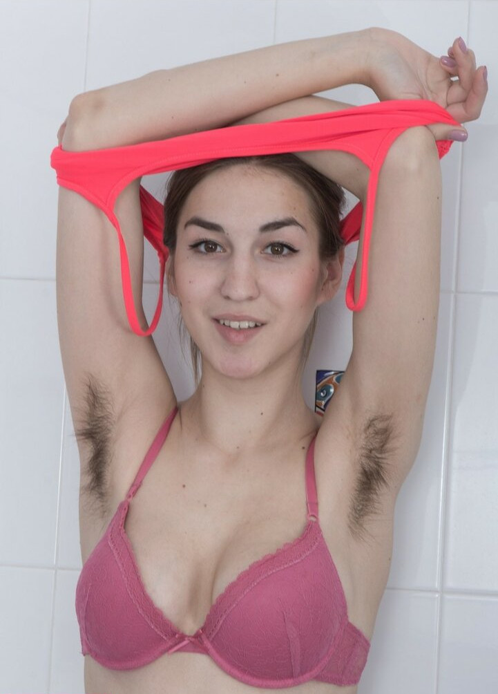 hairy-women gallery photo #2072